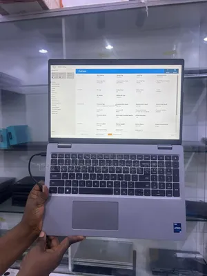 Laptop Dell Latitude 5530 16GB Intel Core i7 SSD 256GB