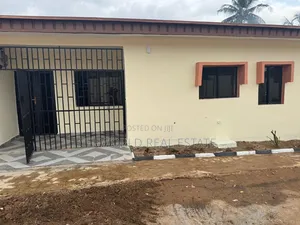 3bdrm Bungalow in Oluyole Estate for rent
