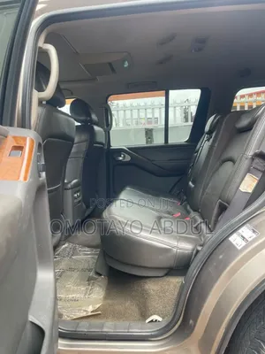 Nissan Pathfinder LE 2005 Gray