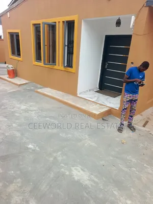 3bdrm Apartment in Iyaganku Gra, Iyanganku for rent