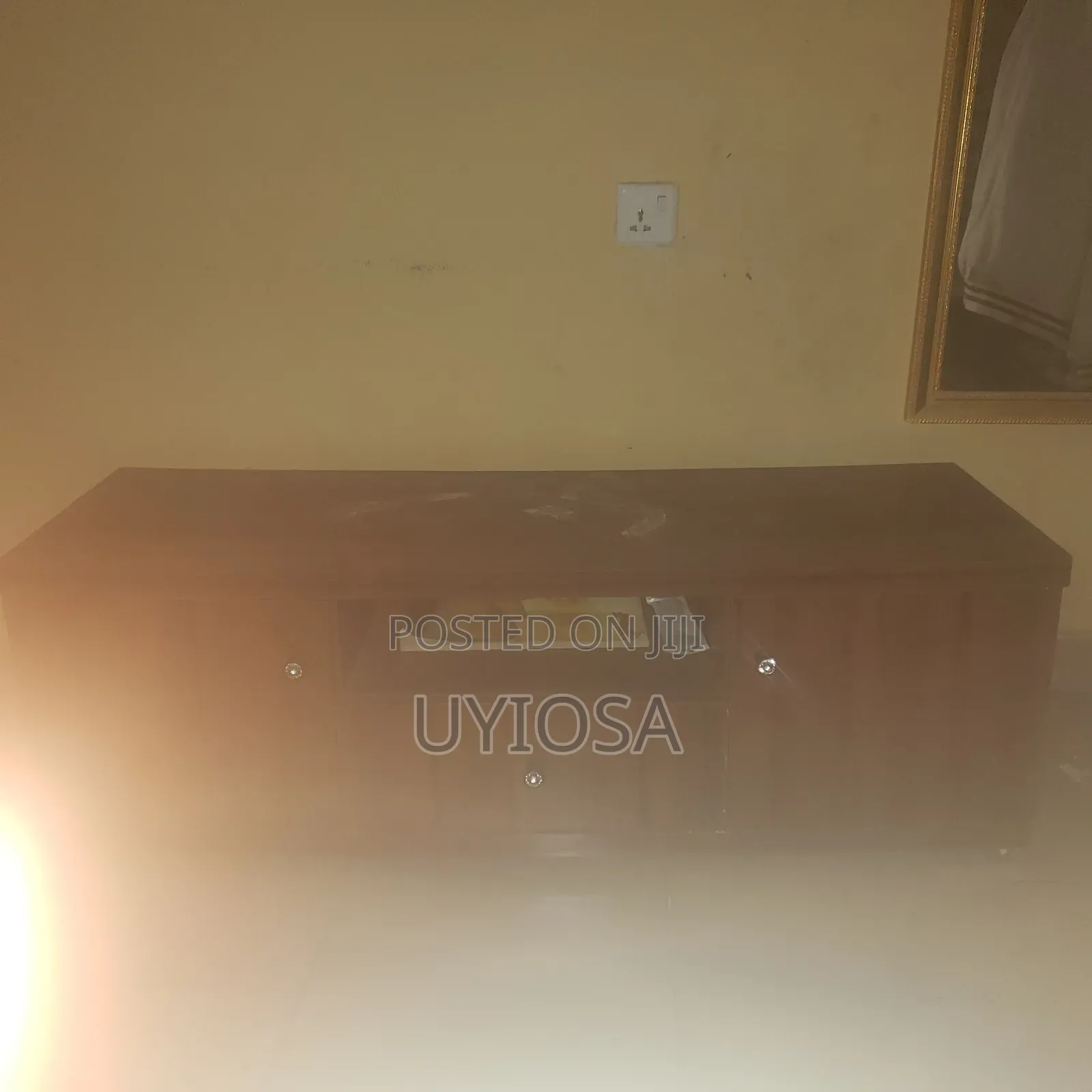 TV Stand for Sals