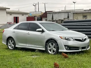 Toyota Camry SE Sport 4dr Sedan (2.5L 4cyl 6A) 2014 Silver