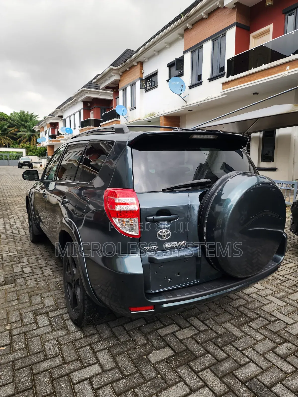 Toyota RAV4 2010 Green