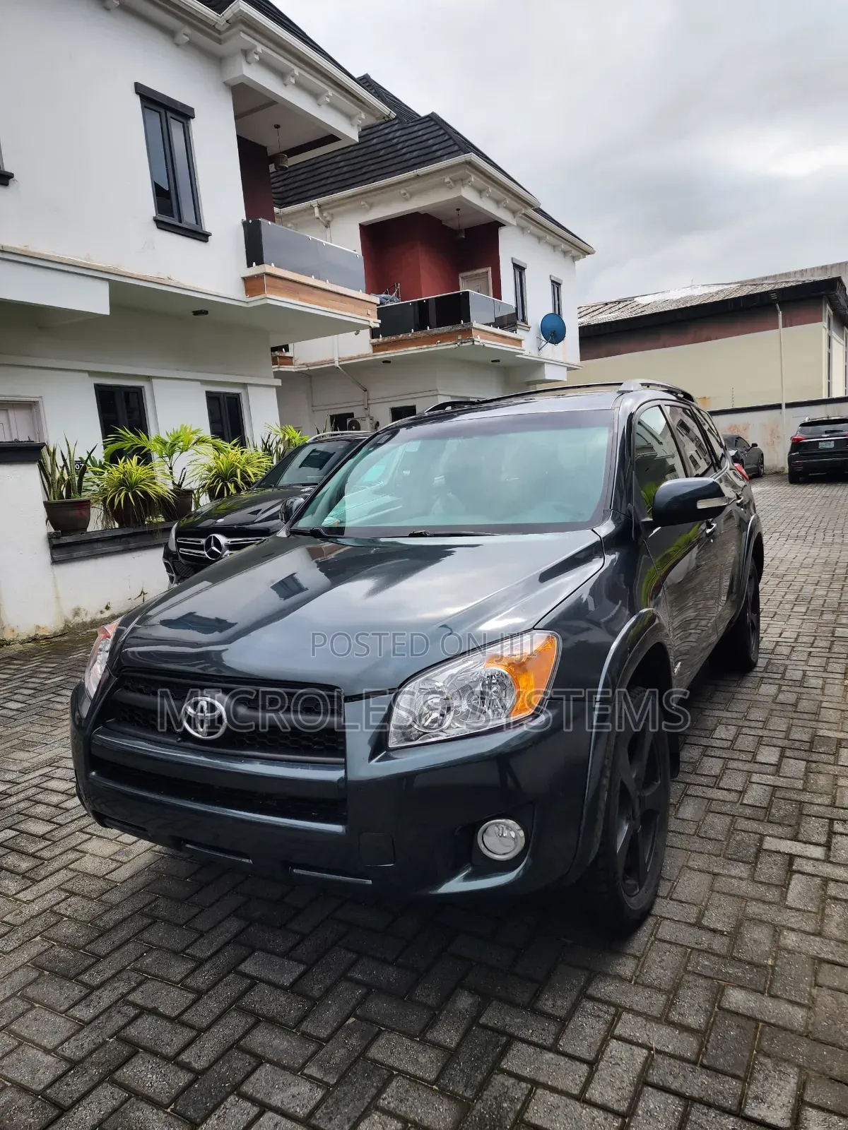 Toyota RAV4 2010 Green