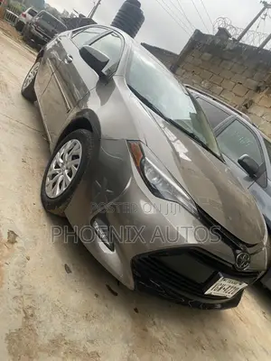 Toyota Corolla LE Eco (1.8L 4cyl 2A) 2019 Gold