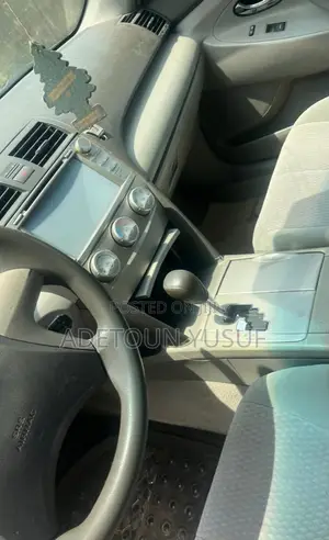 Toyota Camry LE 4dr Sedan (2.5L 4cyl 6AM) 2010 Gray
