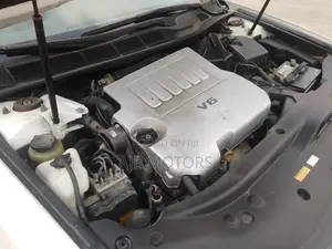 Toyota Avalon XL Sedan FWD (3.5L 6cyl 6A) 2009 White