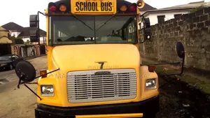 Freightliner M2 Ameritrans 2006 Yellow