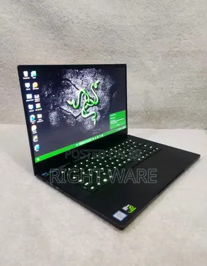 Laptop Razer Blade Advanced 16GB Intel Core i7 SSD 512GB