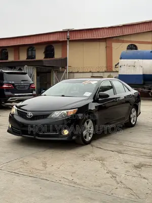 Toyota Camry SE 4dr Sedan (2.5L 4cyl 6A) 2014 Black