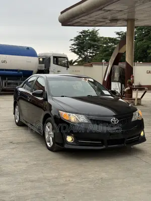 Toyota Camry SE 4dr Sedan (2.5L 4cyl 6A) 2014 Black