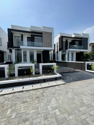 5bdrm Duplex in Ikota for sale