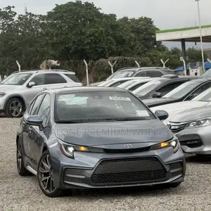 Toyota Corolla SE 2021 Blue