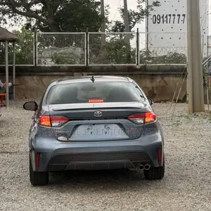 Toyota Corolla SE 2021 Blue