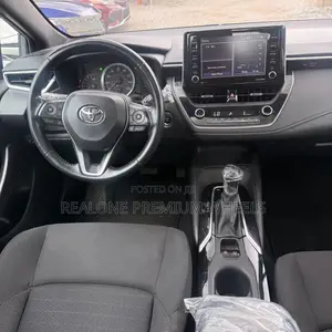 Toyota Corolla SE 2021 Blue