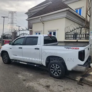 Toyota Tundra 2017 White