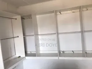 Shelf/Wardrobe