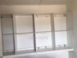 Shelf/Wardrobe