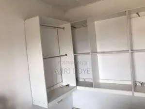 Shelf/Wardrobe