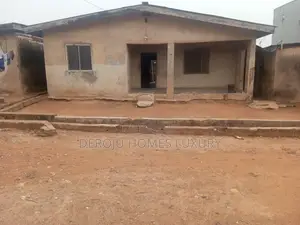 10bdrm Bungalow in Alagbado for sale