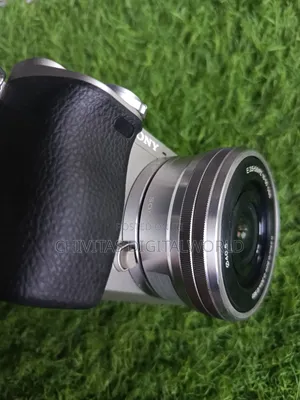 Sony A6000 With 16-50mm Lens