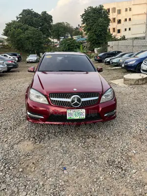 Mercedes-Benz C300 Luxury Sedan AWD (3.0L 6cyl 7A) 2009 Red
