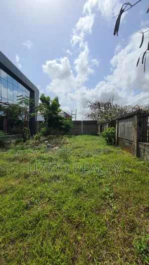 Warehouse and Showroom Available for Lease in Awoyaya