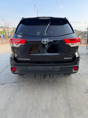 Toyota Highlander XLE 4x4 V6 (3.5L 6cyl 8A) 2017 Black