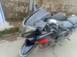 Bajaj Pulsar 220 F 2022 Black