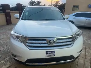 Toyota Highlander Limited 2011 White