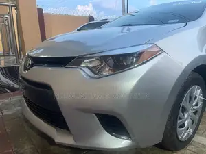 Toyota Corolla LE 4dr Sedan (1.8L 4cyl CVT) 2015 Gray