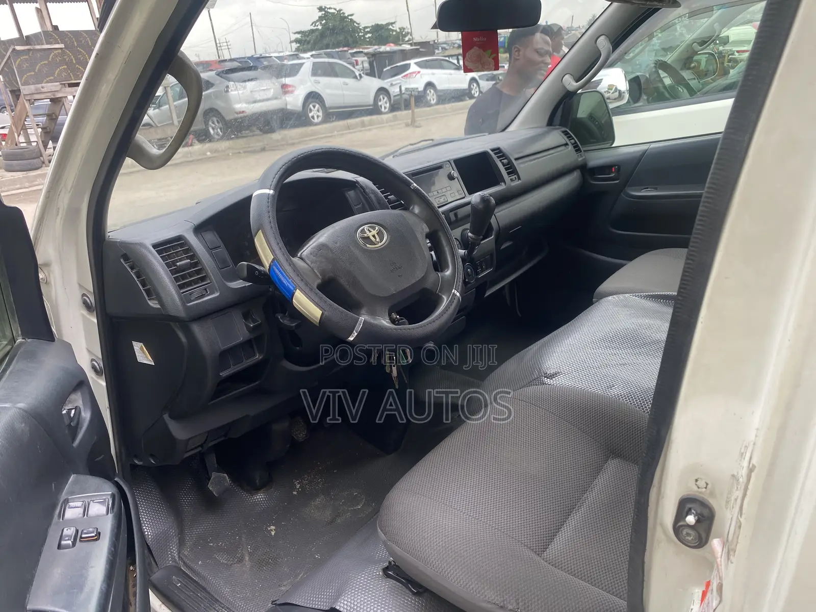 Toyota HiAce 2015 White
