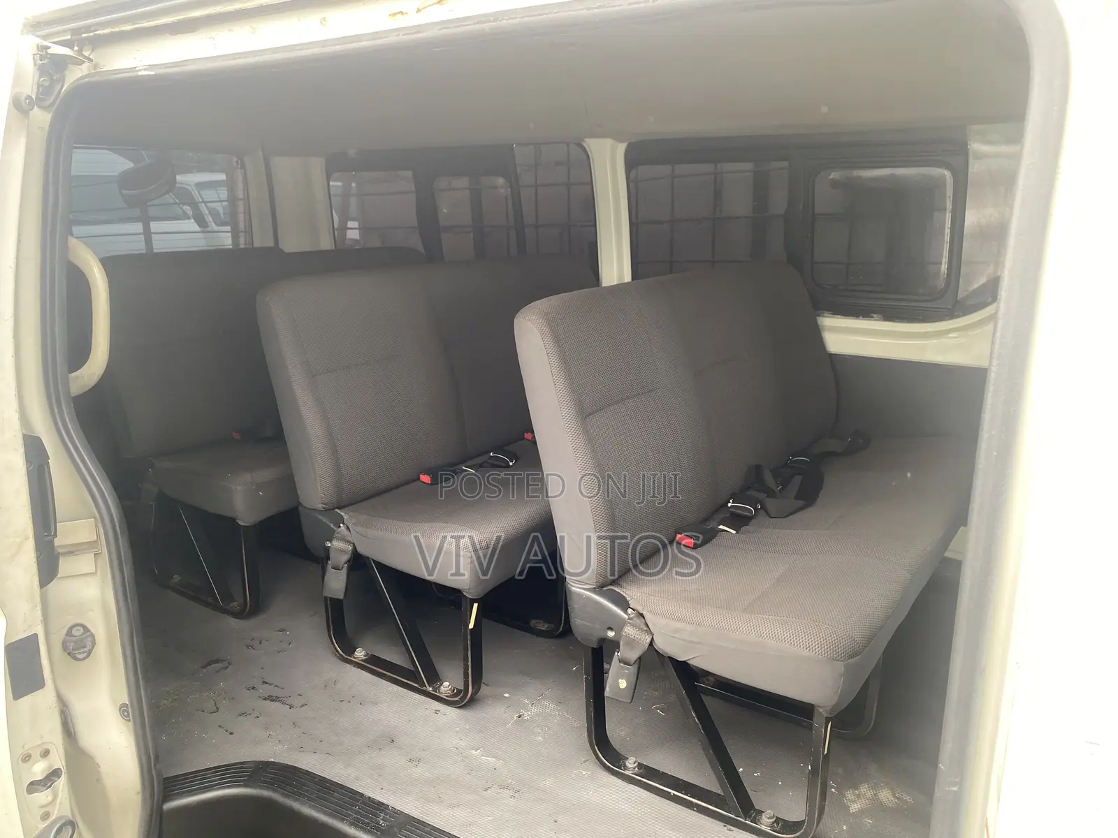 Toyota HiAce 2015 White