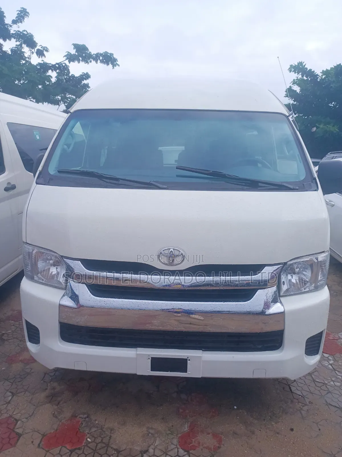 Toyota HiAce 2019 White