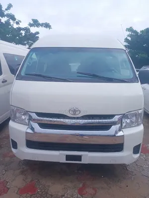 Toyota HiAce 2019 White