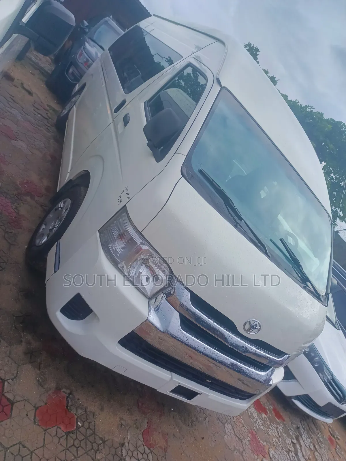 Toyota HiAce 2019 White