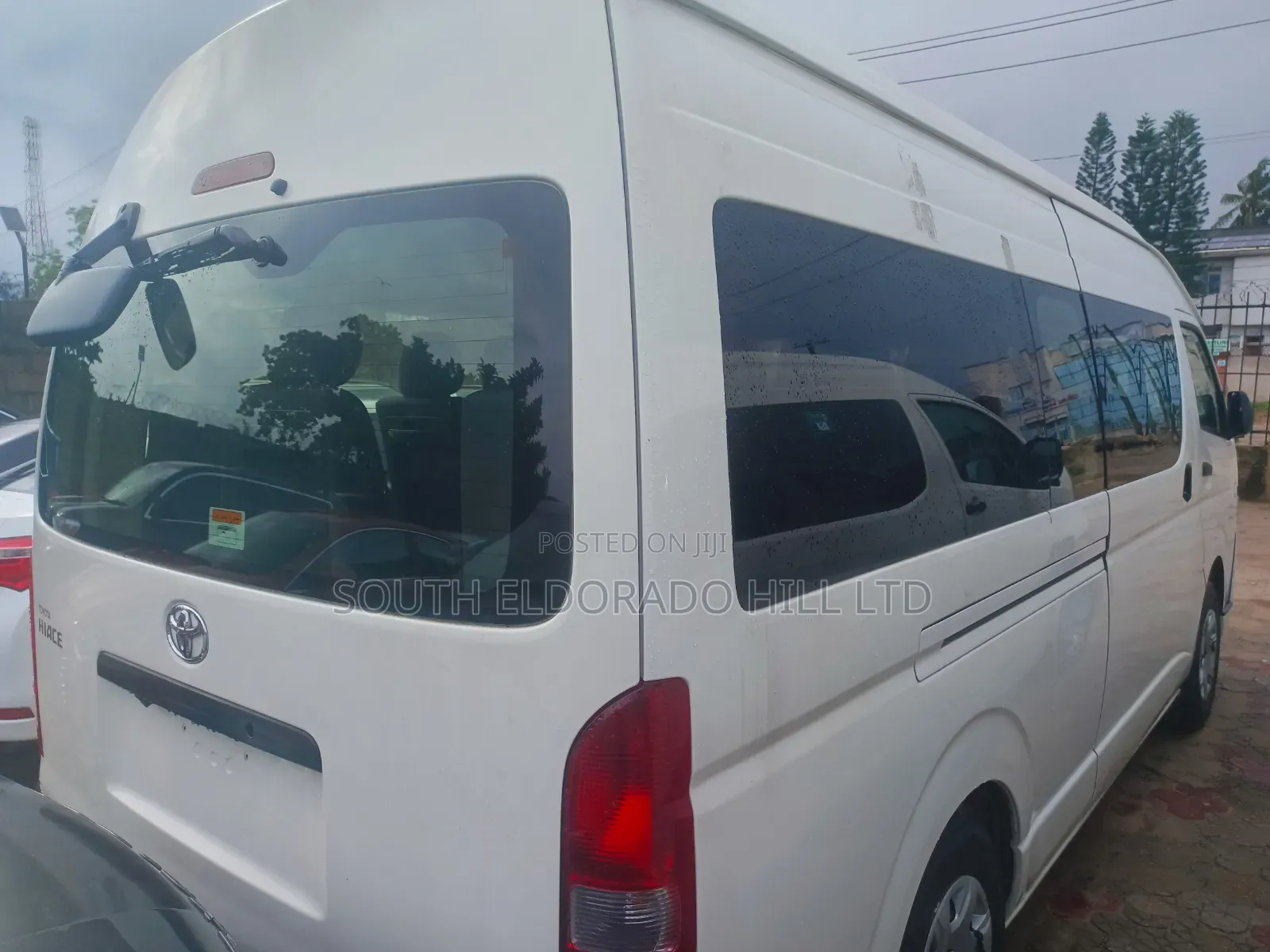 Toyota HiAce 2019 White