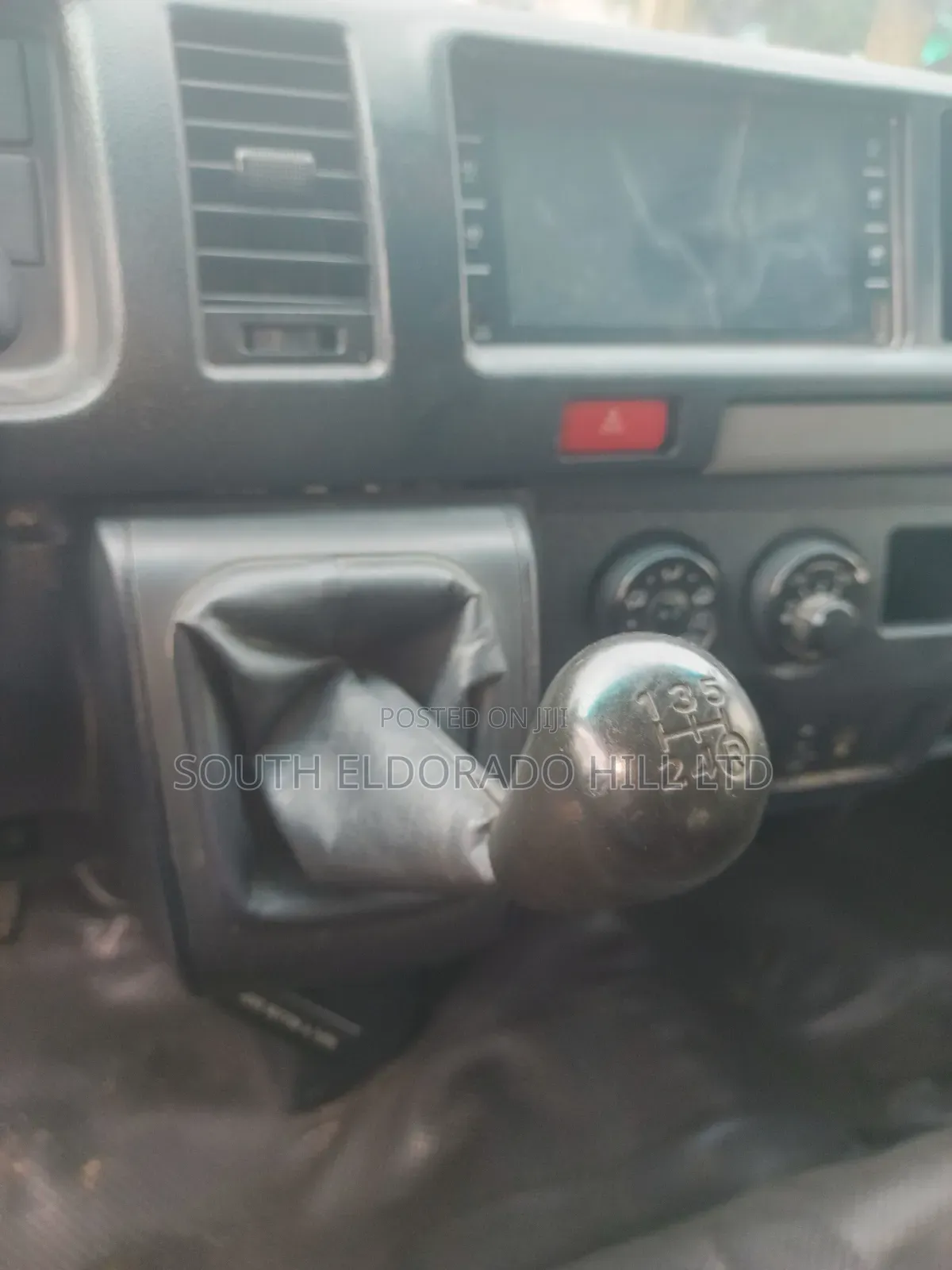 Toyota HiAce 2019 White