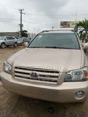 Toyota Highlander 2004 Gold