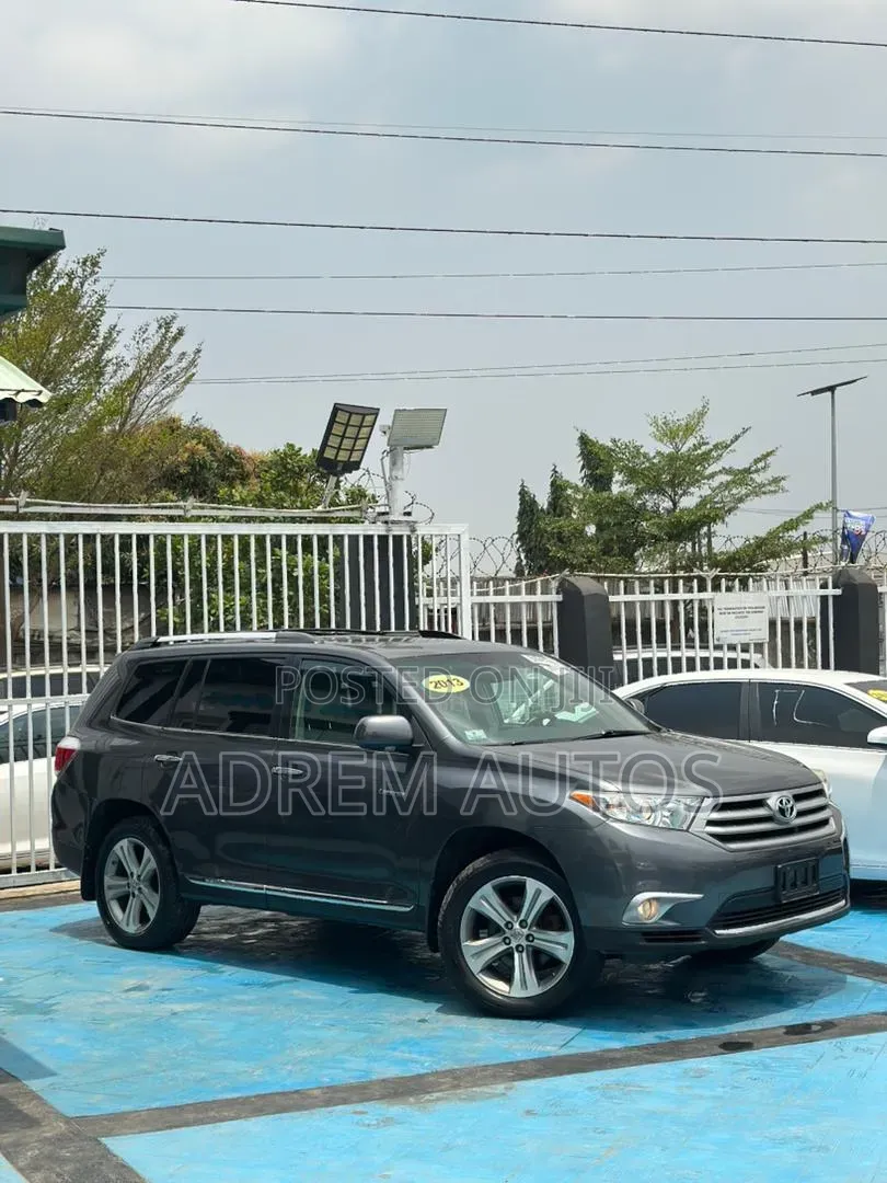 Toyota Highlander 2013 Gray