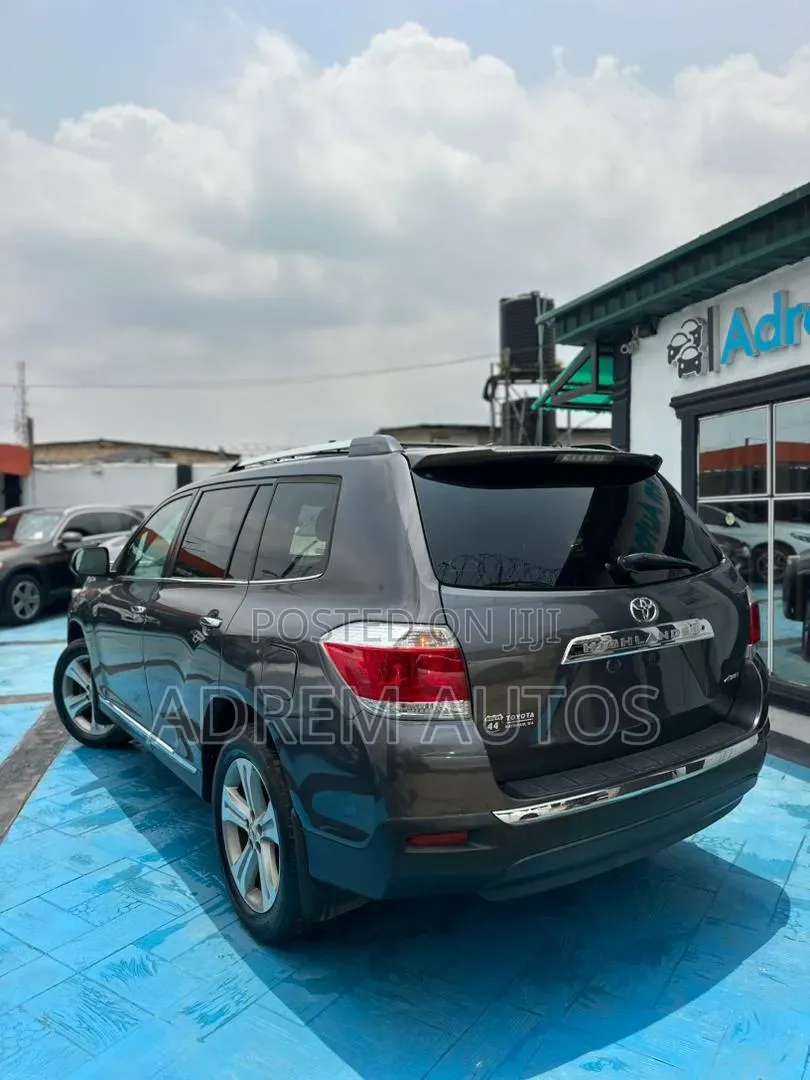 Toyota Highlander 2013 Gray