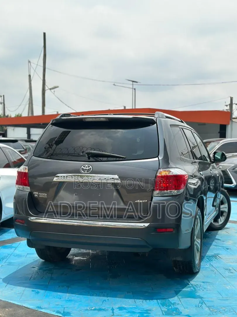 Toyota Highlander 2013 Gray