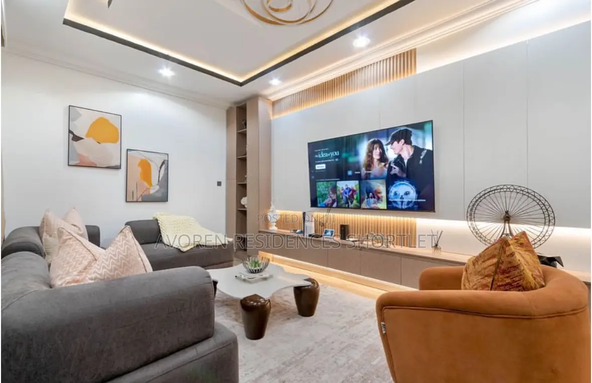 Luxurious 2 Bedroom Apartment Shortlet