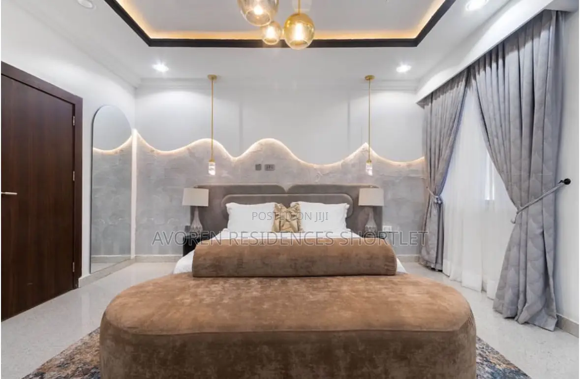 Luxurious 2 Bedroom Apartment Shortlet