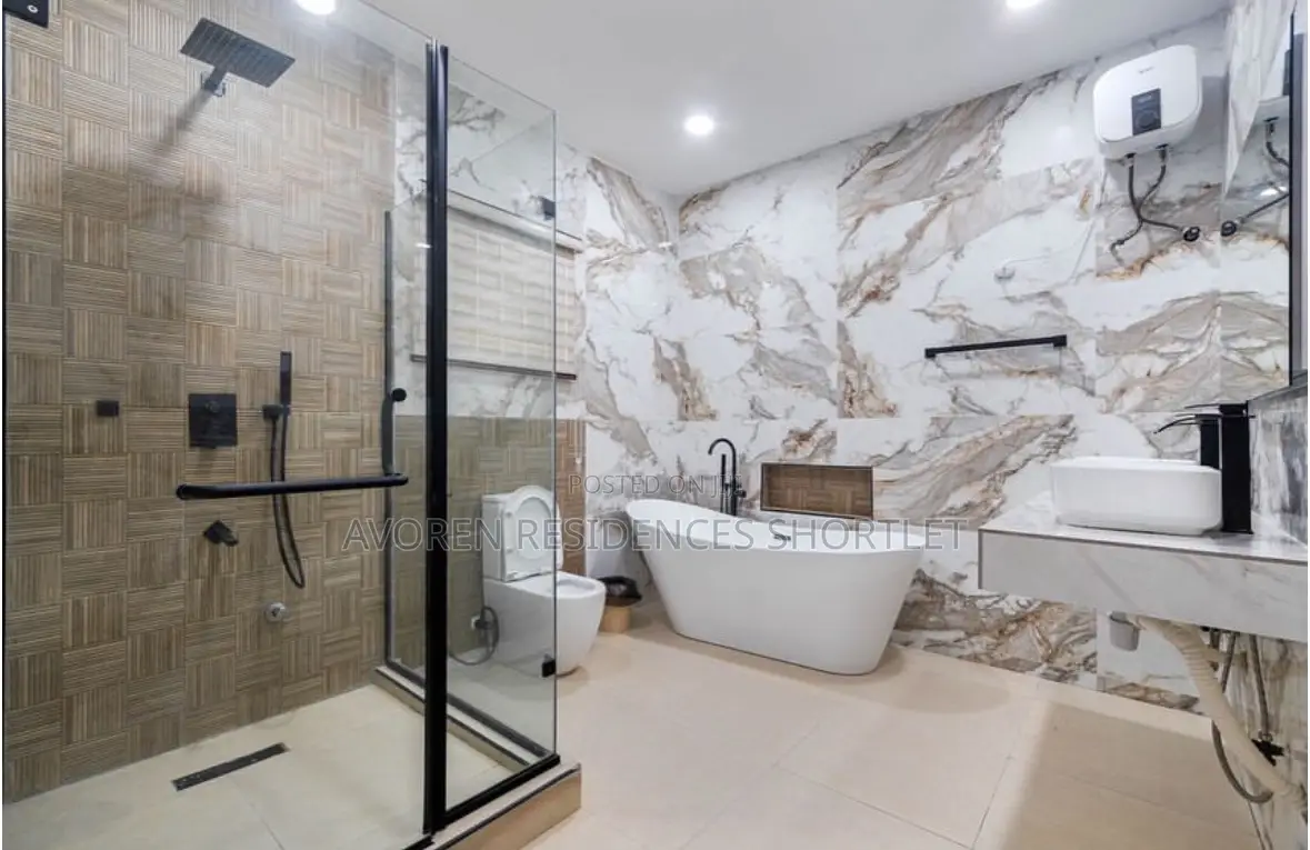 Luxurious 2 Bedroom Apartment Shortlet