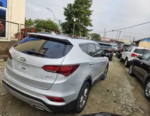 Hyundai Santa Fe SE AWD 2018 Silver