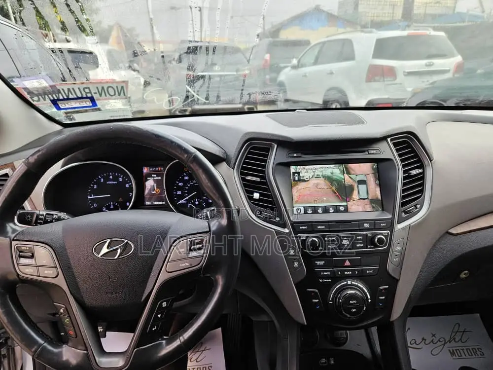 Hyundai Santa Fe SE AWD 2018 Silver