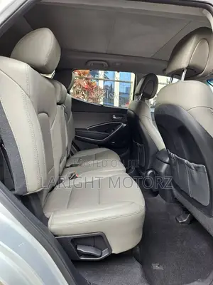 Hyundai Santa Fe SE AWD 2018 Silver