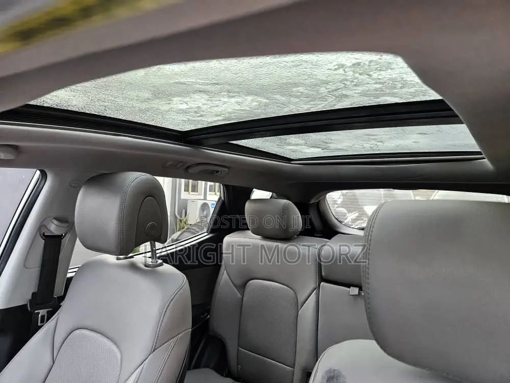 Hyundai Santa Fe SE AWD 2018 Silver