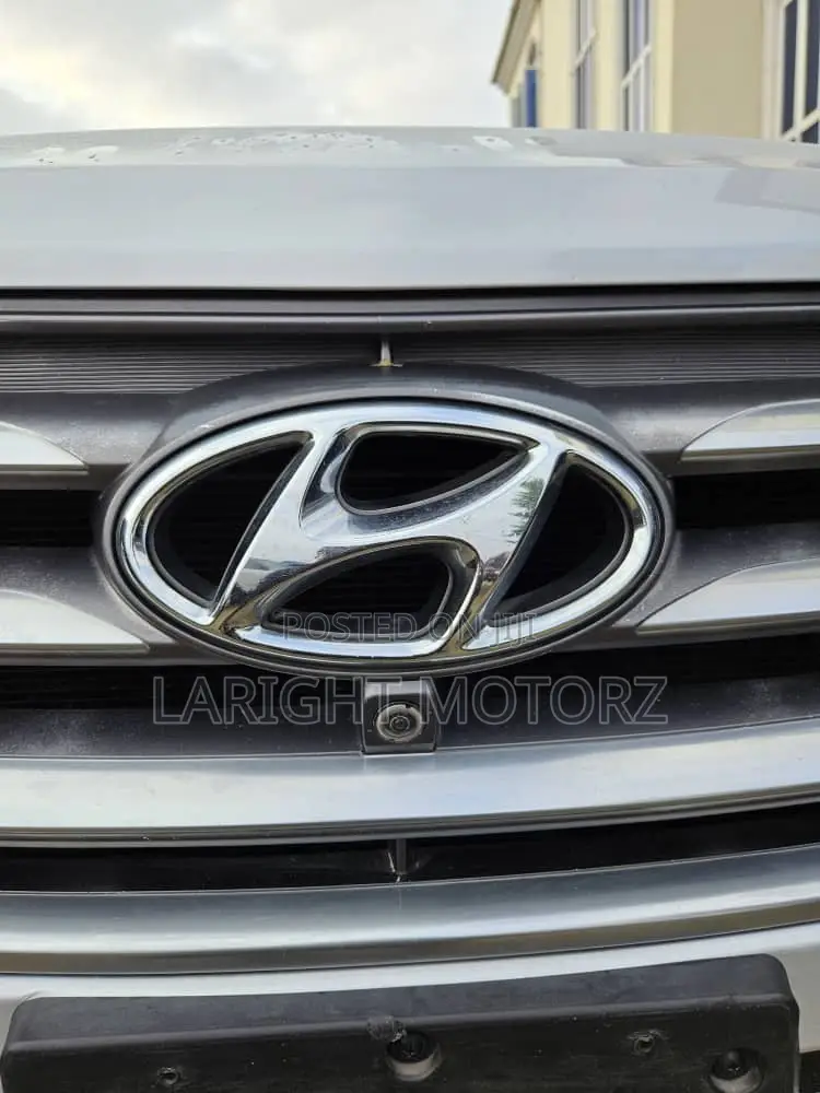 Hyundai Santa Fe SE AWD 2018 Silver
